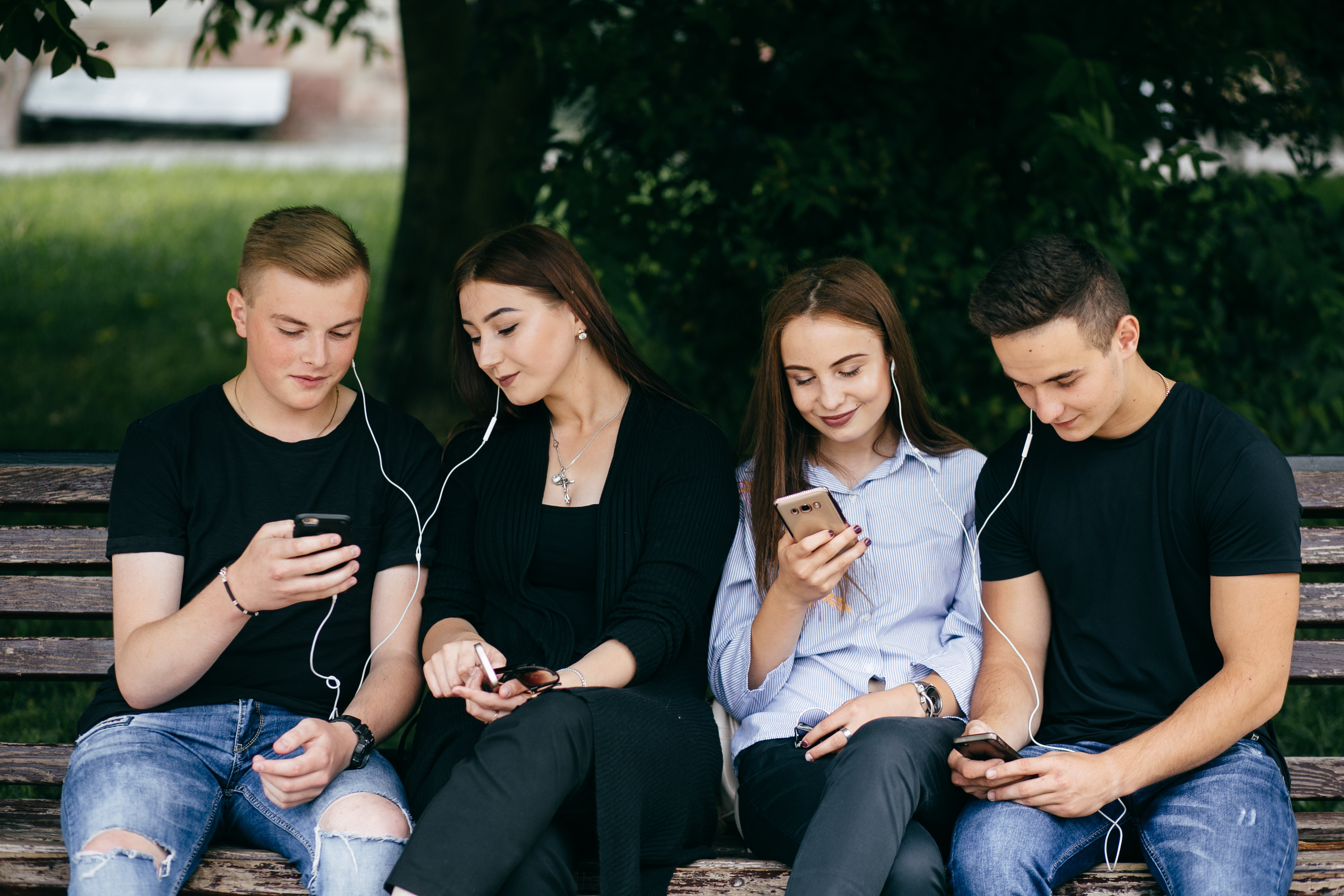 UXDA Blog: Why Customers Reject Simple Banking banking-users-generation-z